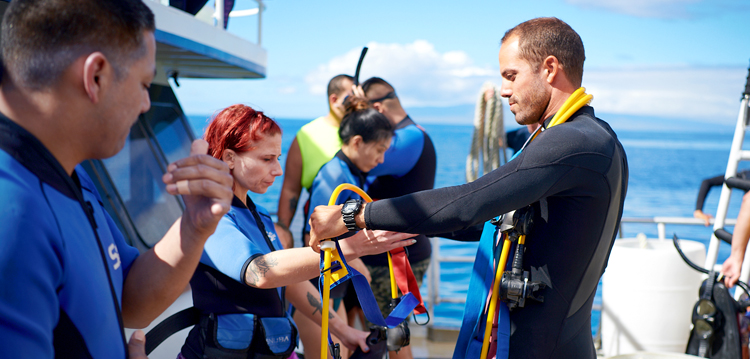 Best Maui Charter Crew Gear Instruction